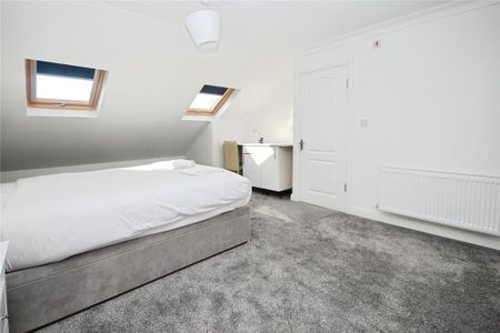1 bedroom in a house share to rent - Photo 4