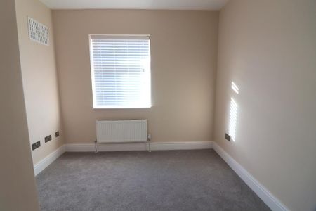 3 Bedroom End Terraced To Rent - Photo 2