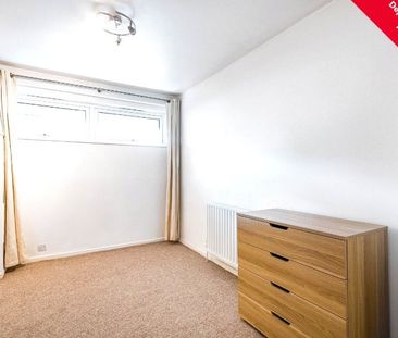 Larch Close, Balham, SW12 - Photo 2