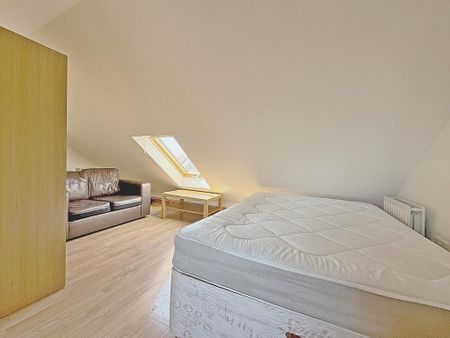 TW3, Hounslow - Photo 2