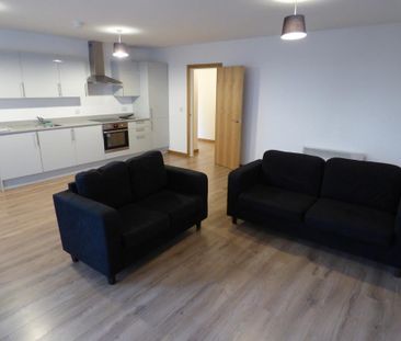 2 bedroom ground floor flat to rent - Photo 2