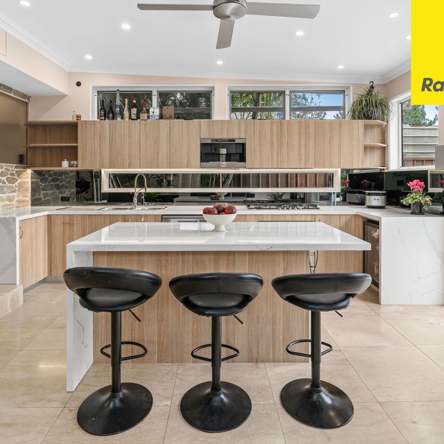 SPACIOUS FAMILY HOME IN A PRIME LIDCOMBE LOCATION - Photo 1