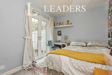 4 bedroom house to rent Chervil Close, Manchester, M14 - Photo 4