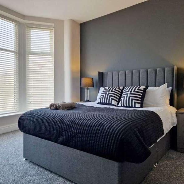 Stunning-bedroom Terrace House With Sea View On St Chads Road, Blackpool, FY1 - Photo 1