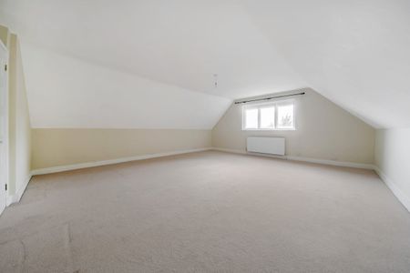 4 bedroom detached house to rent - Photo 3
