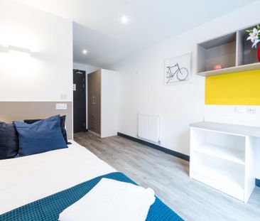 1 bedroom in a flat share to rent - Photo 4