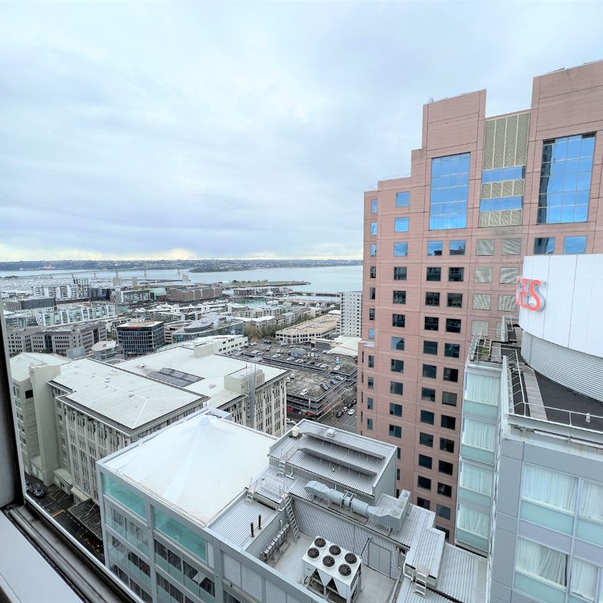 Inner City Convenience - Photo 1