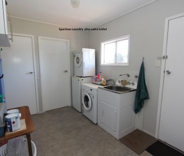 Tidy 3 Bedroom Home - Photo 5