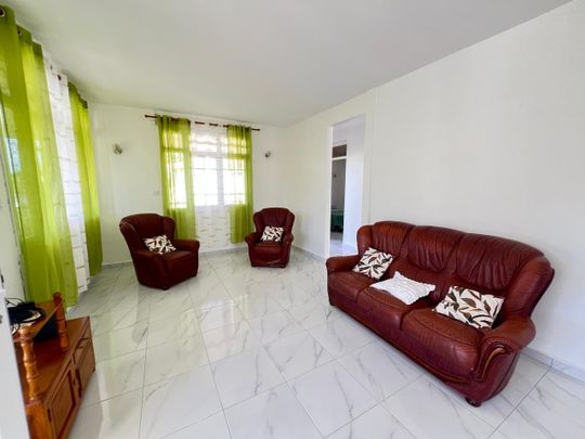 Location Maison 4 pièces 121m² LE MOULE 97160 - Photo 1