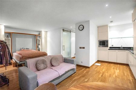 Excellent modern studio in portered development - Photo 2