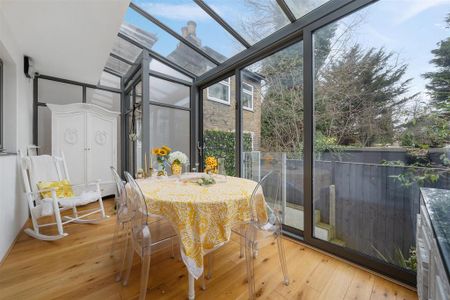 4 bedroom detached house to rent - Photo 4