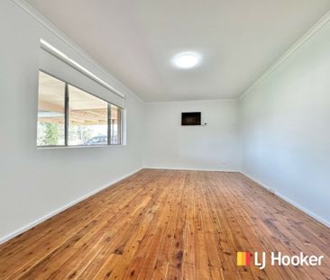 3 Bedroom Renovated Home In Prime Location! - Photo 2