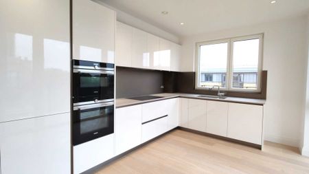 3 bed flat to rent - Photo 5