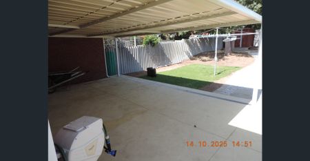 *** WALK TO OSBORNE-PARK HOSPITAL*** EASY ACCESS TO FREEWAY TO TRAVEL NORTH OR SOUTH*** - Photo 5