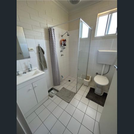 Furnished One Bedroom Unit - Photo 4