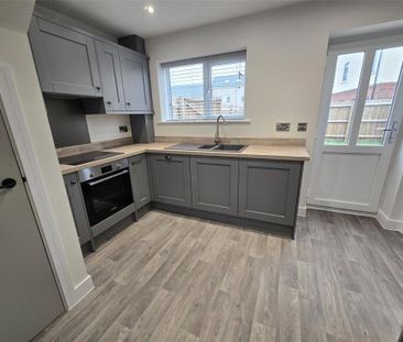 3 bedroom terraced house to rent - Photo 4