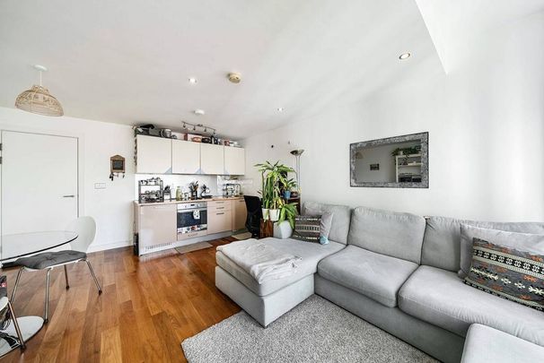 1 bedroom flat to rent - Photo 1