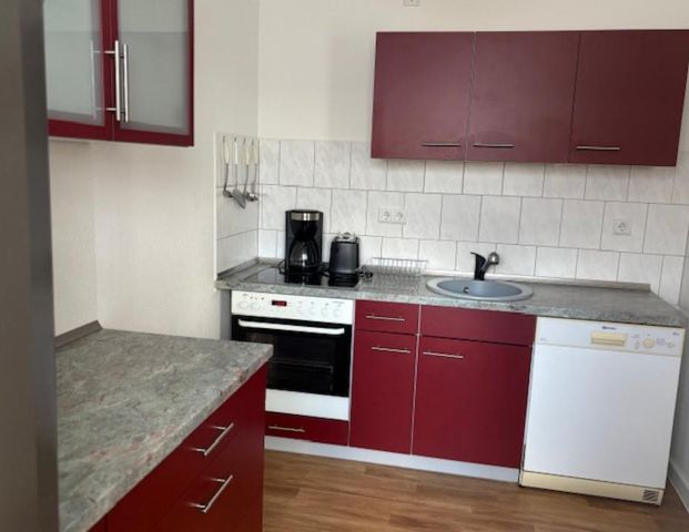 2-Raum-Wohnung komplett möbliert ab 1.11.25, Aufzug und toller Aussicht - Photo 1