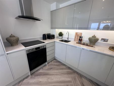 2 bedroom flat to rent - Photo 2