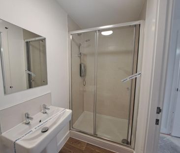 3 bedroom semi-detached house to rent - Photo 3