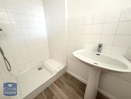 Location Appartement 1 pièce 37m² ST ETIENNE 42100 - Photo 5