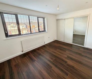 4 bedroom detached house to rent - Photo 4