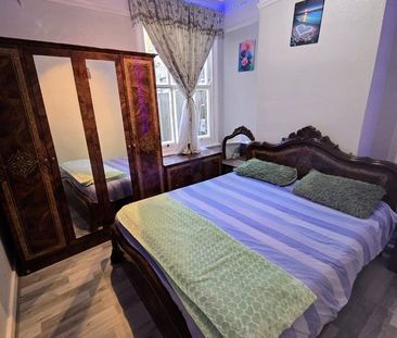 Room in a Shared Flat, Oxenford Street, SE15 - Photo 2