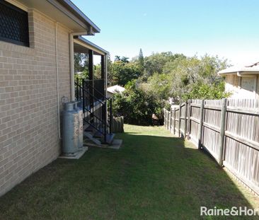 MODERN AIR CONDITIONED FENCED HOME - Photo 6