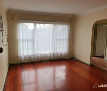 Charming Family Home in Dandenong North - Photo 6