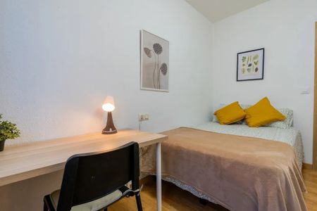 Carrer de Jaume II, Valencia, Valencian Community 46015 - Photo 2
