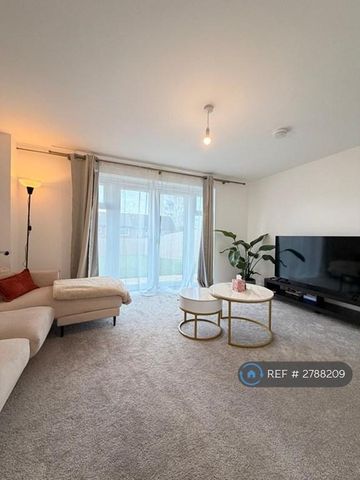 2 bedroom semi-detached house to rent - Photo 2