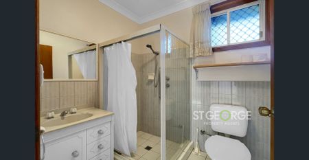 Bright, Front & Exceptionally Convenient - Photo 3