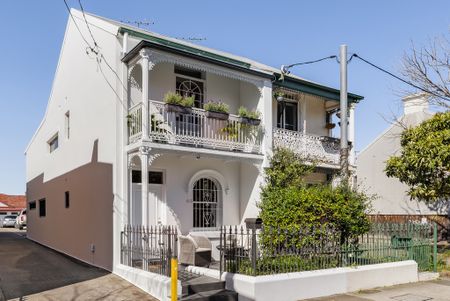 2 x 1 bedrooms units to be leased (Only downstairs available NOW!) - Photo 3