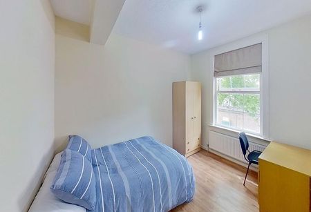 6 bedroom townhouse to rent - Photo 2