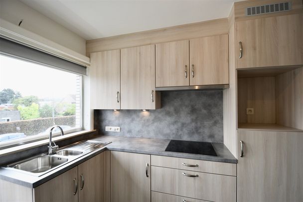 Ruim appartement met twee slaapkamers in Sint-Niklaas - Photo 1