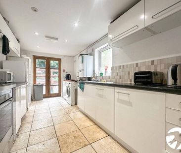 1 bedroom in a house share to rent - Photo 3