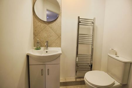 2 bedroom House To Let Total Size: 635 SQ FT - Photo 5