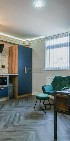 Studio to rent - Photo 1