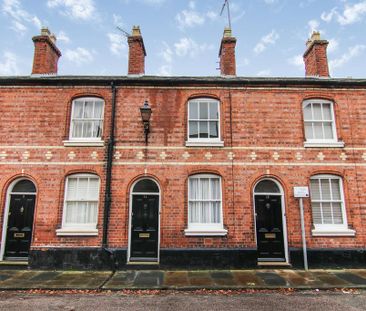 2 bedroom terraced house to rent - Photo 1