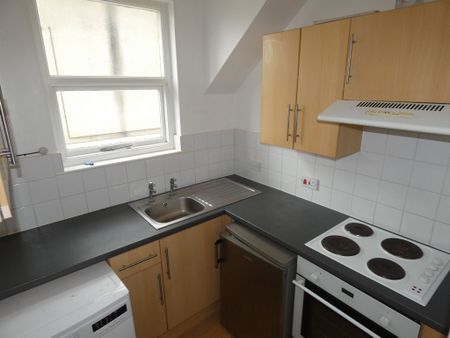 1 bed Apartment - To Let - Photo 3