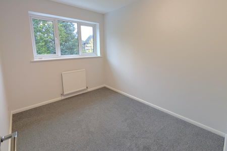 4 bedroom detached house to rent - Photo 3