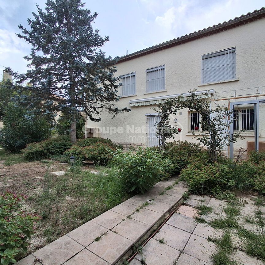 AVIGNON , Maison type 6 de 152 m² avec jardin, - Photo 1