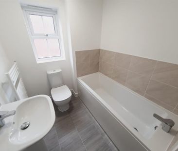 3 Bedroom House to Rent in Claydon Avenue, Barton Seagrave, Kettering, NN15 - Photo 6