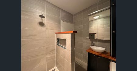 Character filled home in Emerald - Photo 2