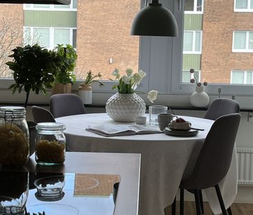 Vårbergsvägen, Skärholmen - Photo 2