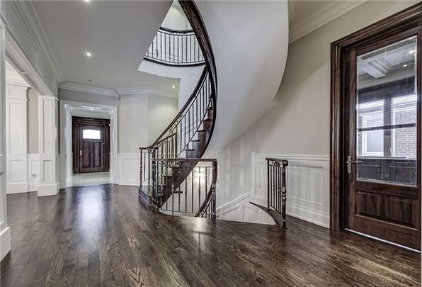 For Lease - 200 Churchill Avenue, Toronto, Ontario - Photo 1