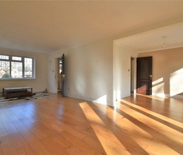 4 bedroom detached house to rent - Photo 2