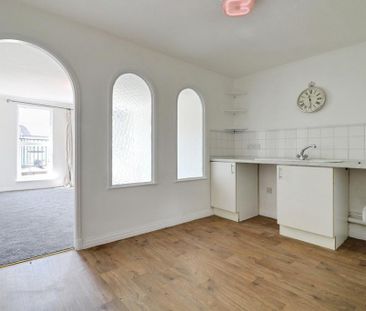 2 bedroom flat to rent - Photo 6