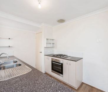 Three Bedroom Home in Baldivis Central - Photo 4
