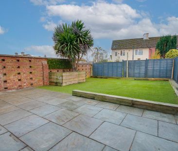 3 bedroom end of terrace house to rent - Photo 3